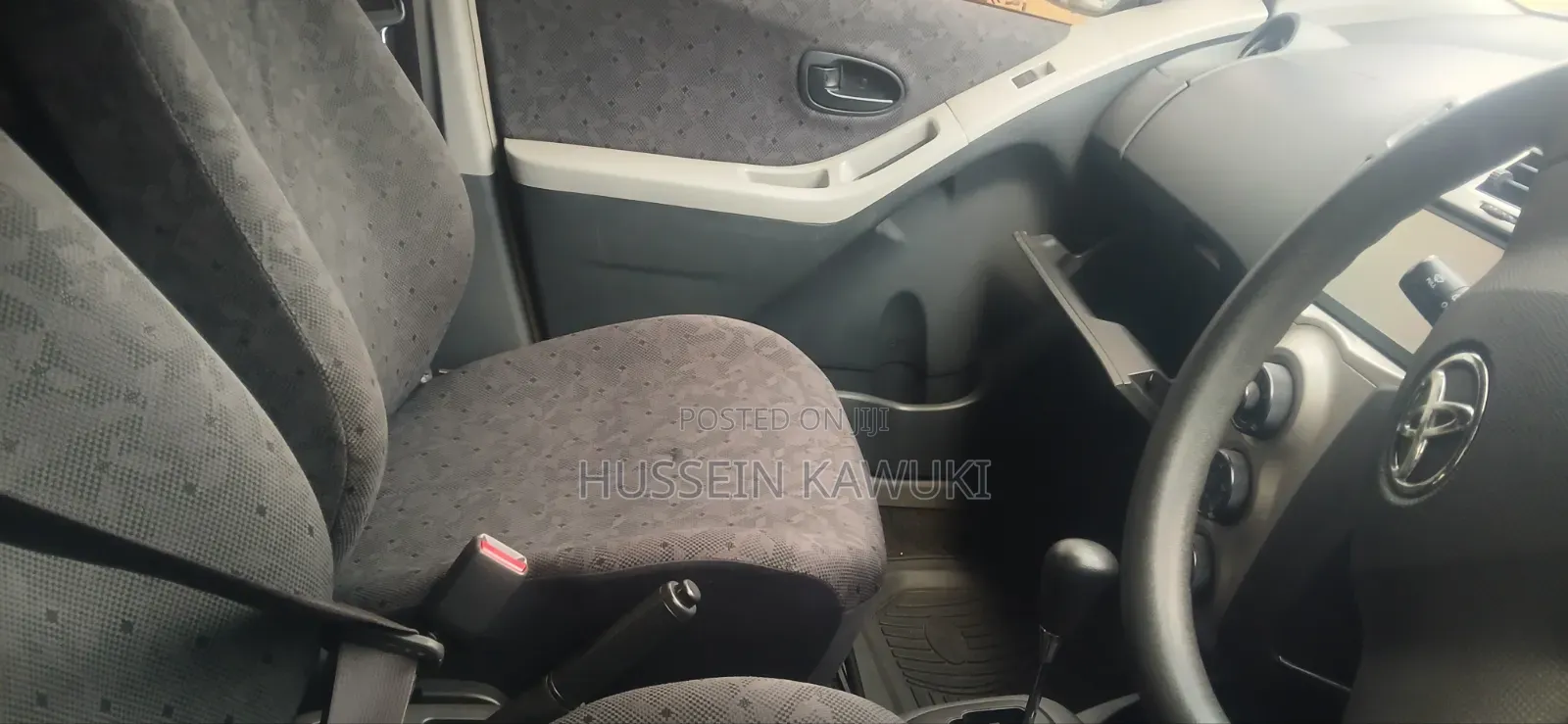 Toyota Vitz 2006 Silver