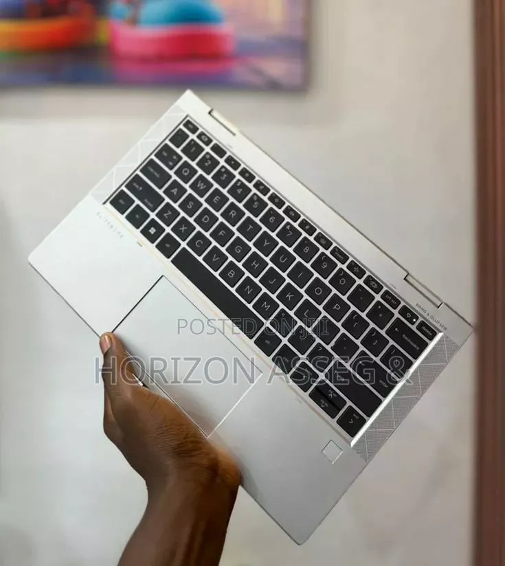 New Laptop HP EliteBook 830 G8 8GB Intel Core i7 SSD 512GB