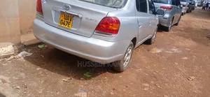 Toyota Platz 2001 Silver