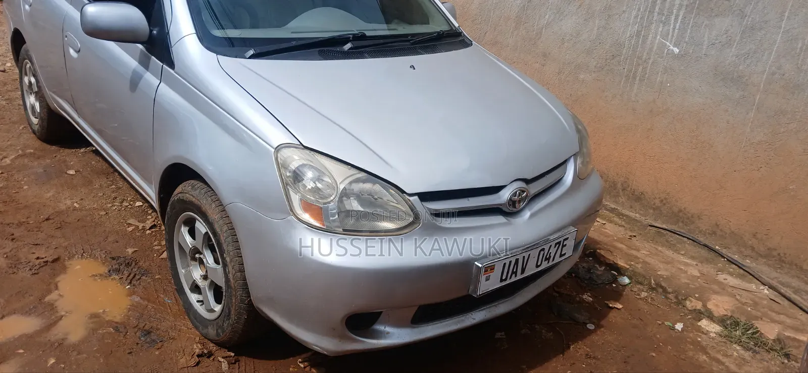 Toyota Platz 2001 Silver