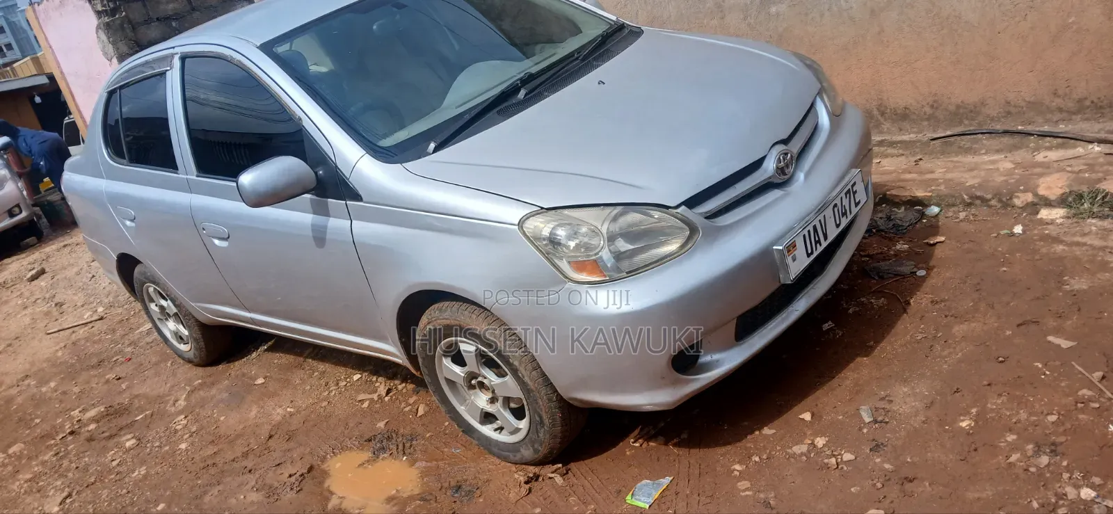 Toyota Platz 2001 Silver