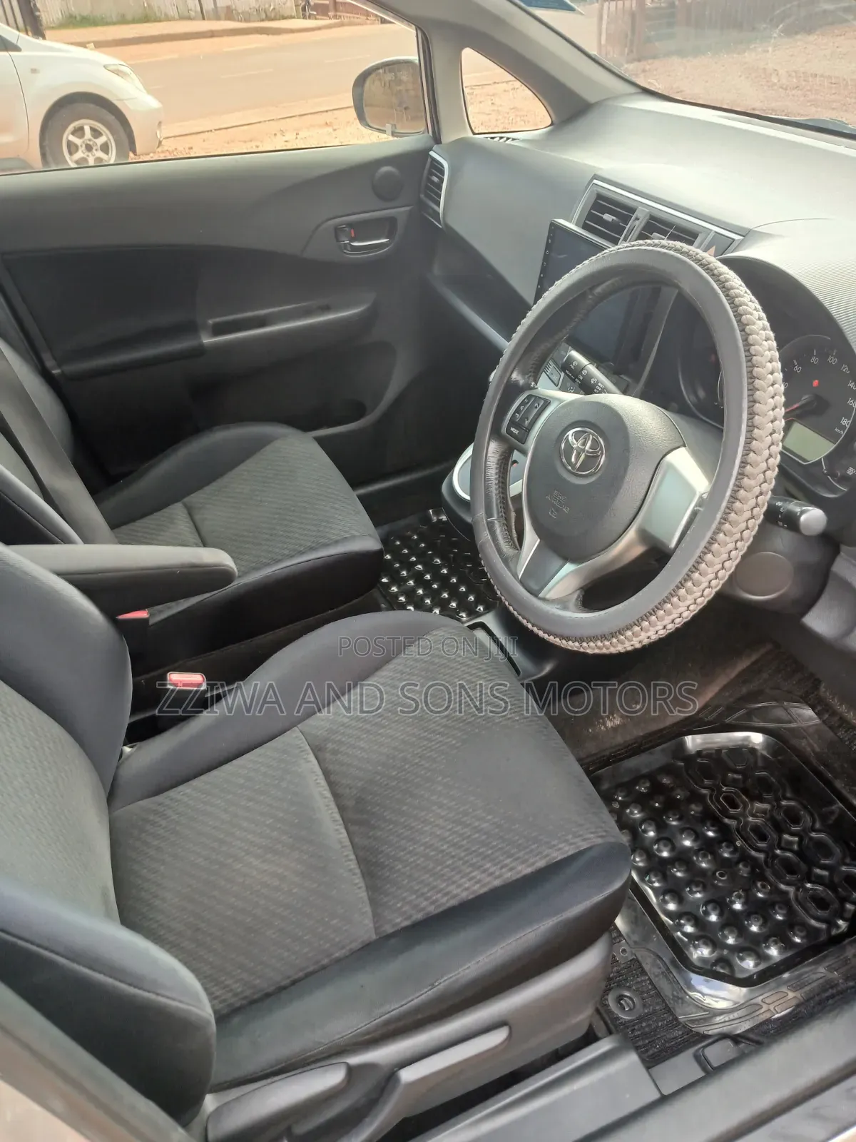 Toyota Verso 1.6 2015 Silver