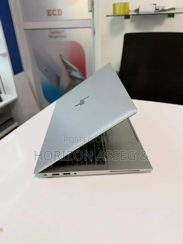 New Laptop HP EliteBook 840 G8 8GB Intel Core i7 SSD 256GB