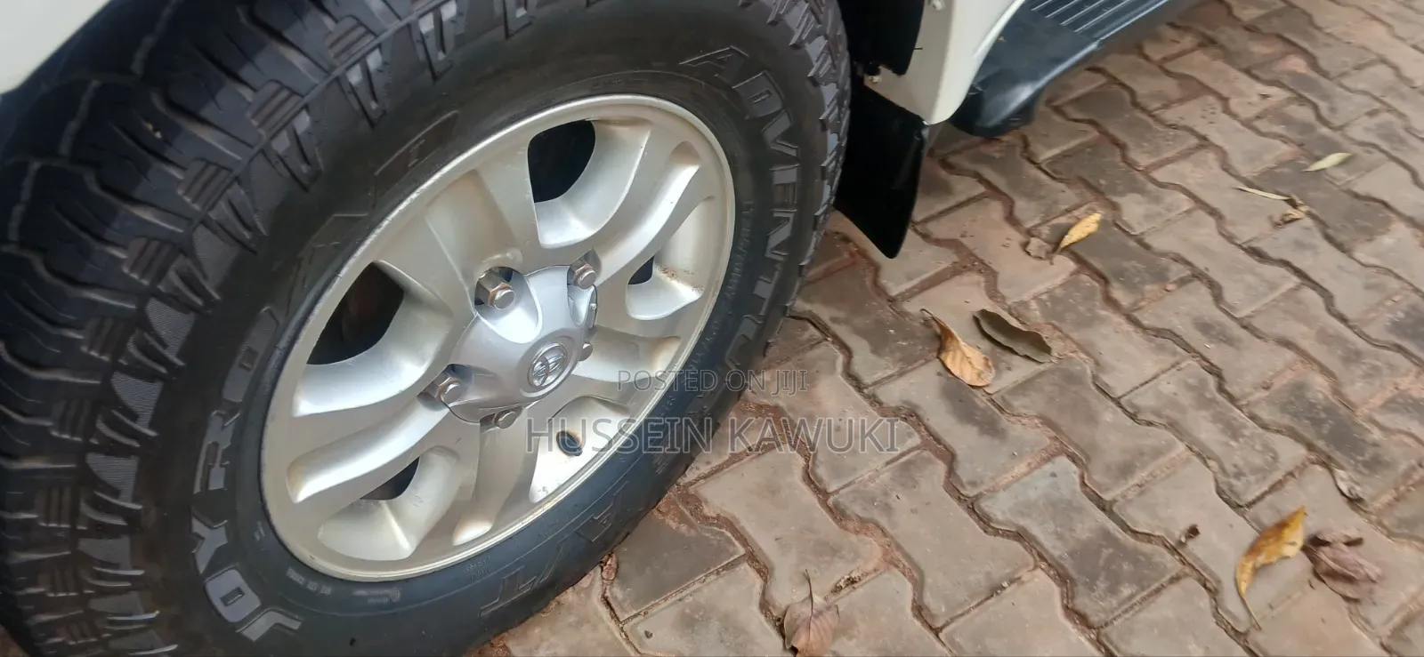Toyota Land Cruiser 2004 White