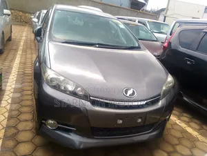 Toyota Wish 2014 Gray