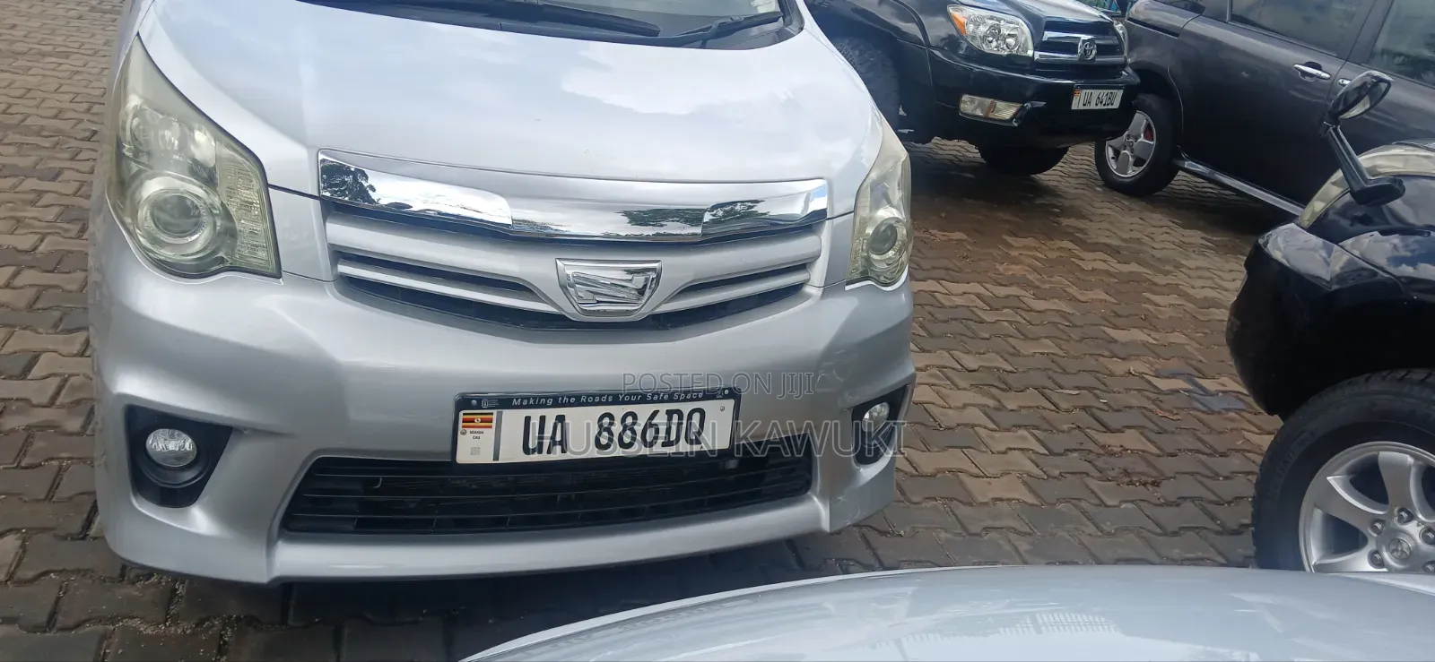 Toyota Noah 2012 Silver