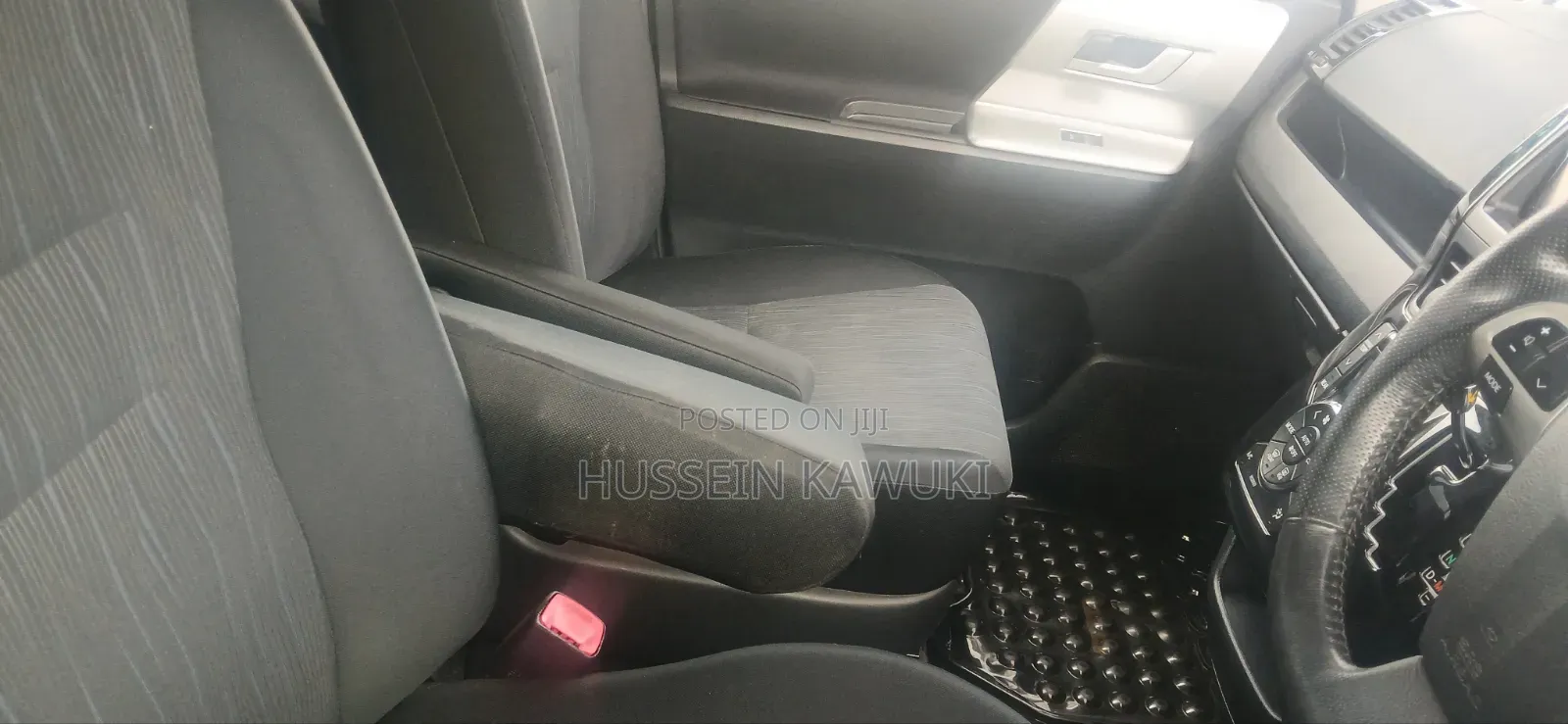 Toyota Noah 2012 Silver