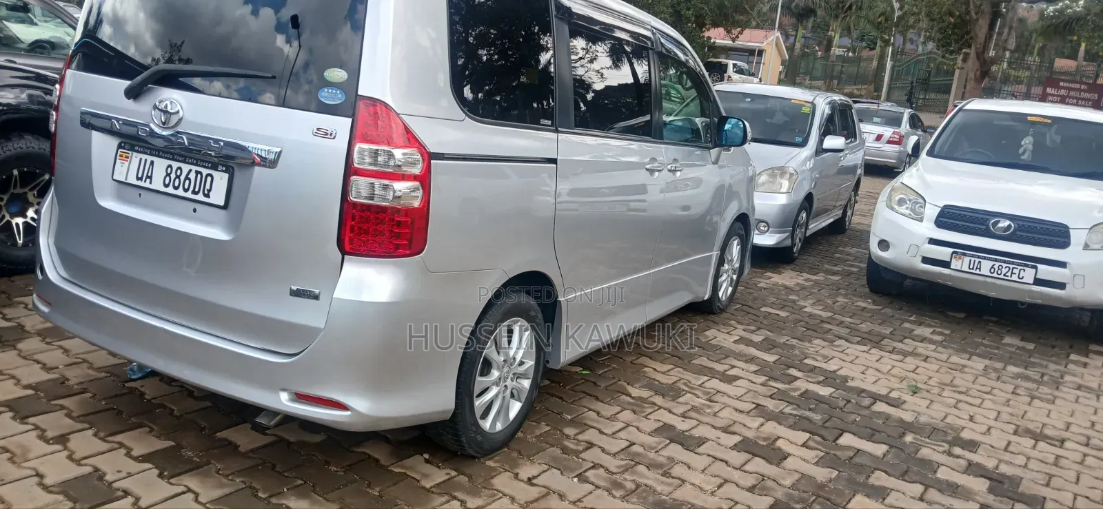 Toyota Noah 2012 Silver