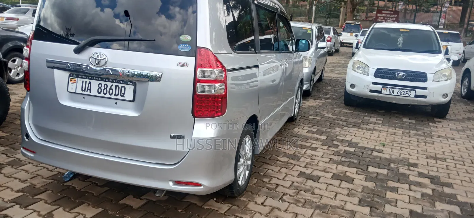 Toyota Noah 2012 Silver