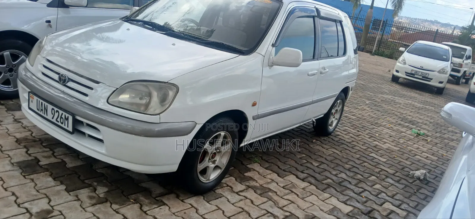 Toyota Raum 2000 White