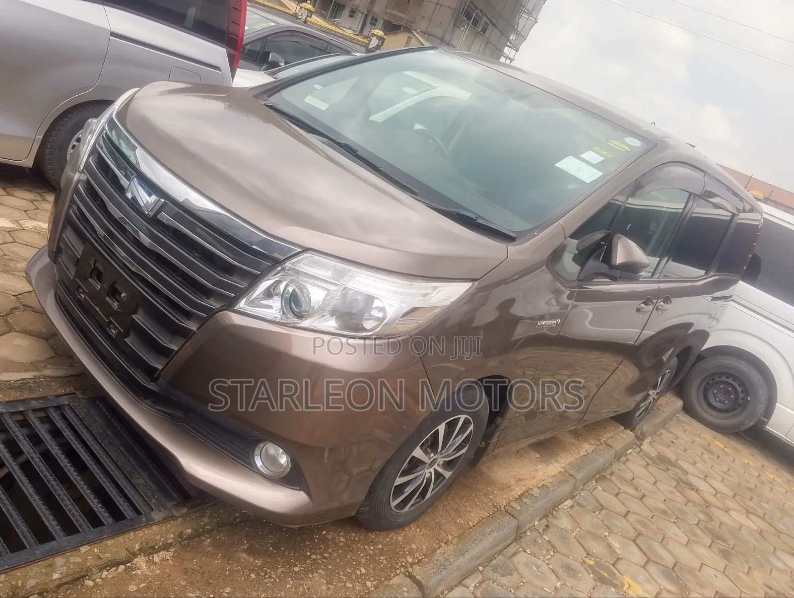 Toyota Noah 2014 Brown