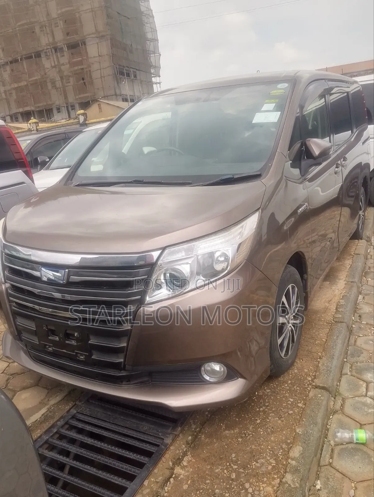 Toyota Noah 2014 Brown