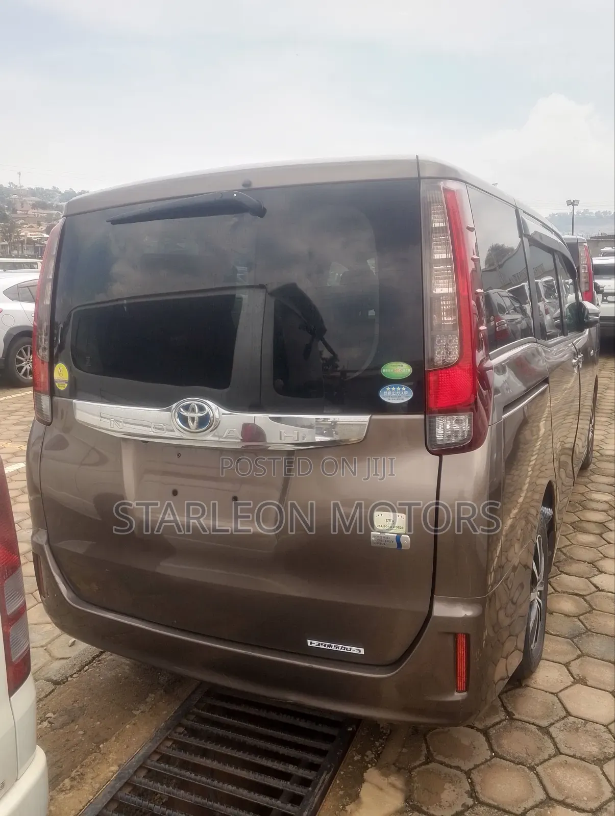 Toyota Noah 2014 Brown