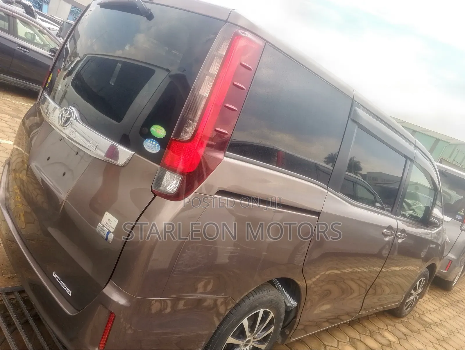 Toyota Noah 2014 Brown