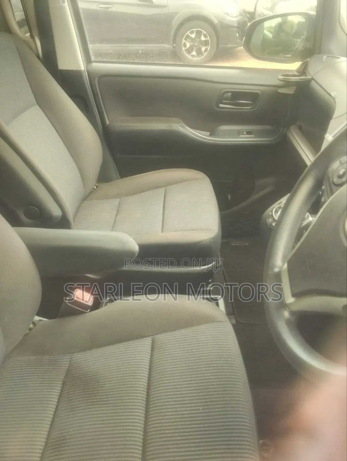 Toyota Noah 2014 Brown