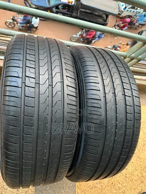 255/55r18 PIRELLI Tires for Tourage in Good Condition
