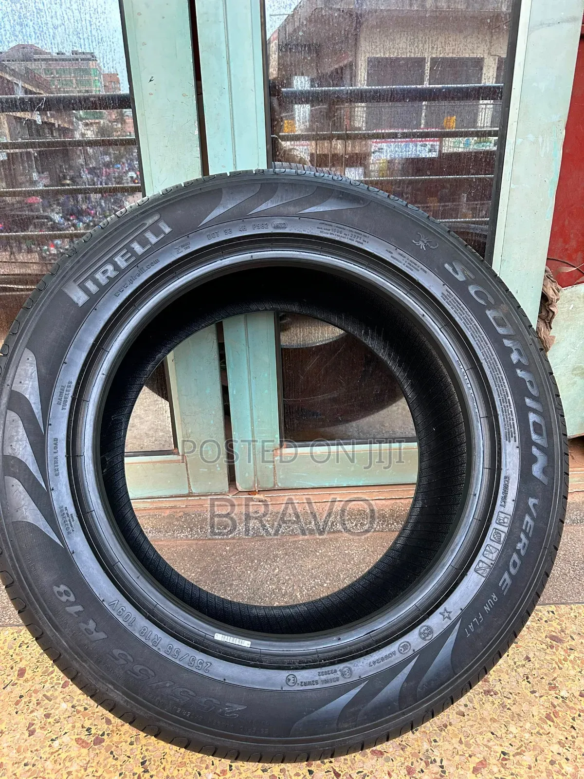 255/55r18 PIRELLI Tires for Tourage in Good Condition