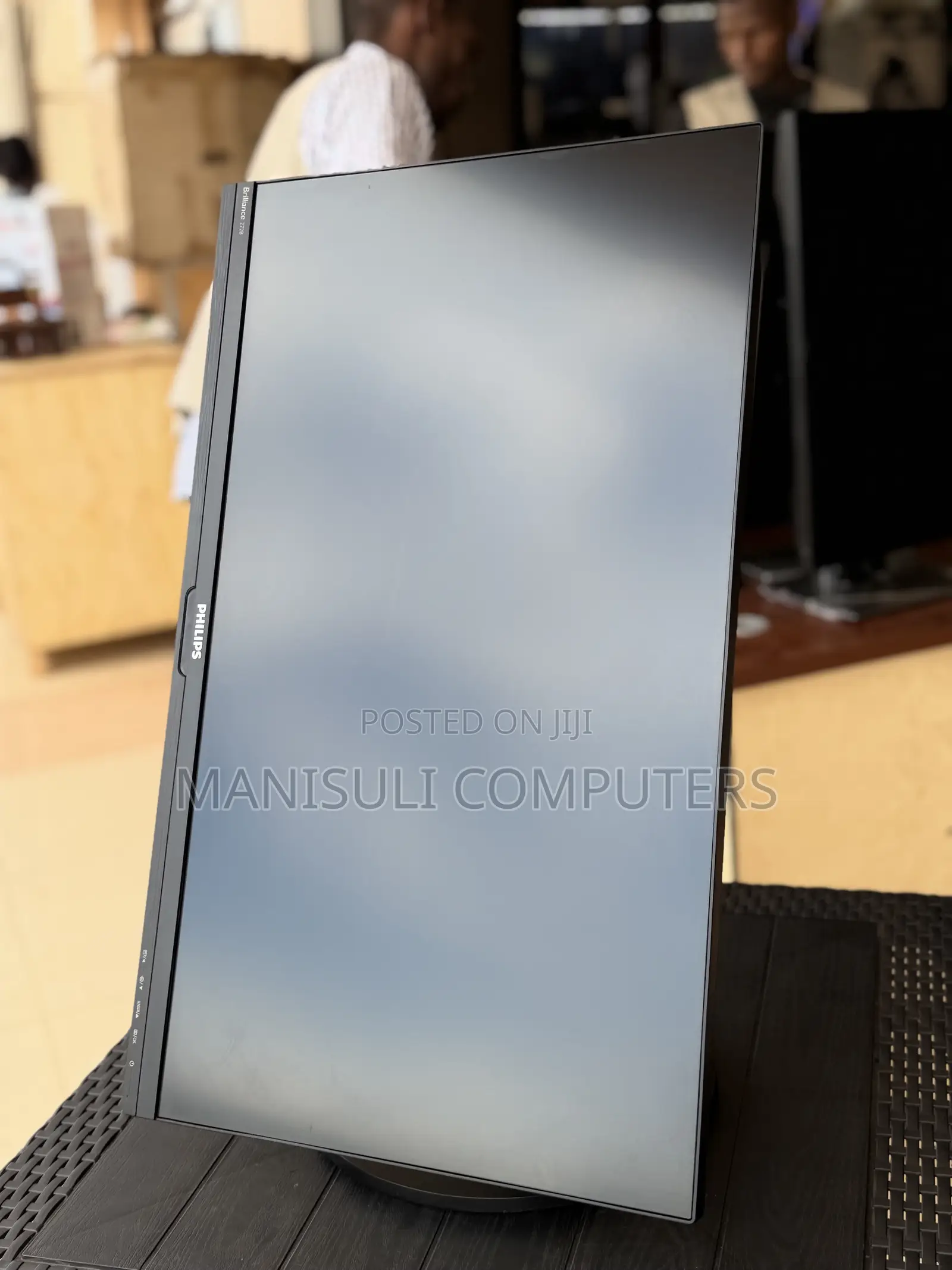 27 Inch Screen 2k Display Type C