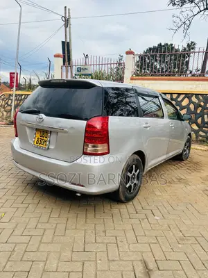 Toyota Wish 2005 Silver
