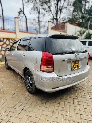 Toyota Wish 2005 Silver