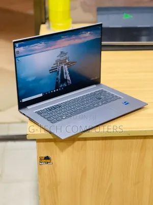 New Laptop HP ZBook Studio G8 32GB Intel Core i7 SSD 512GB