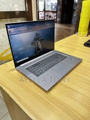 New Laptop HP ZBook Studio G8 32GB Intel Core i7 SSD 512GB