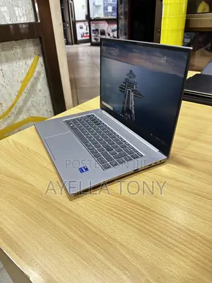 New Laptop HP ZBook Studio G8 32GB Intel Core i7 SSD 512GB