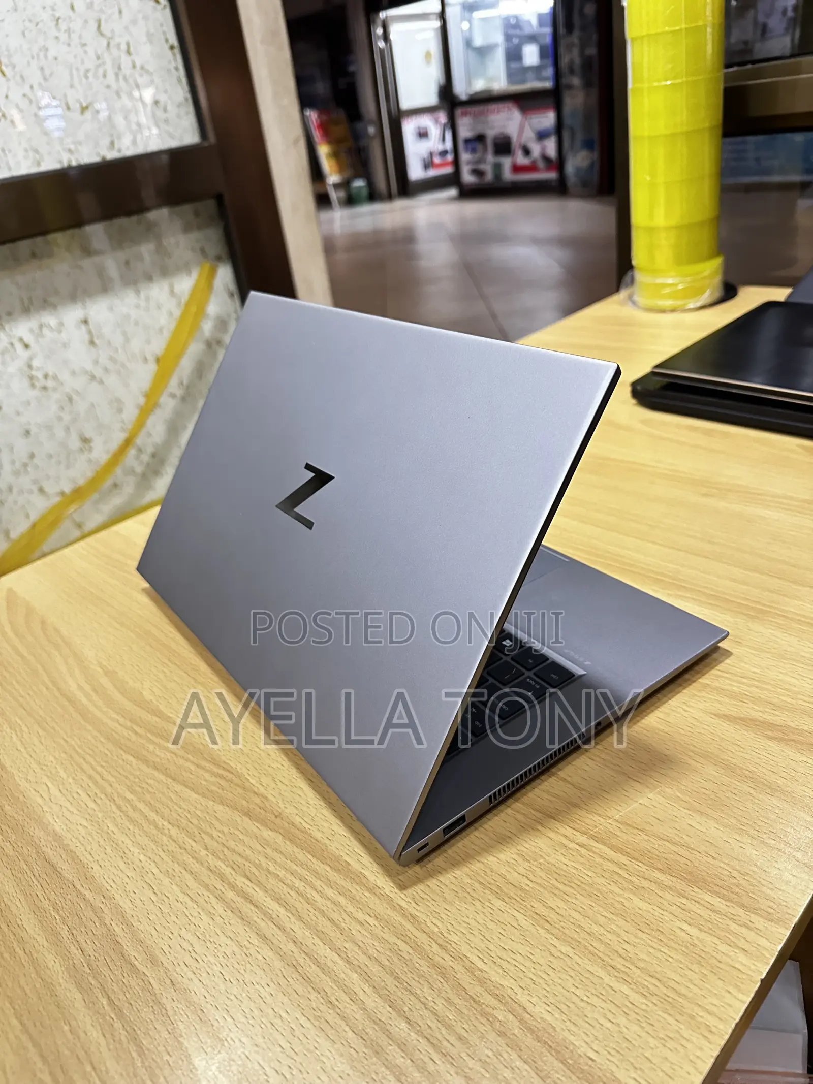New Laptop HP ZBook Studio G8 32GB Intel Core i7 SSD 512GB
