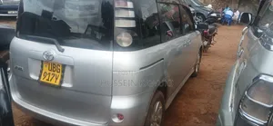 Toyota Sienta 2008 Silver