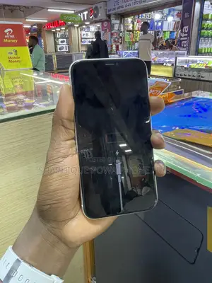Apple iPhone 11 64 GB White