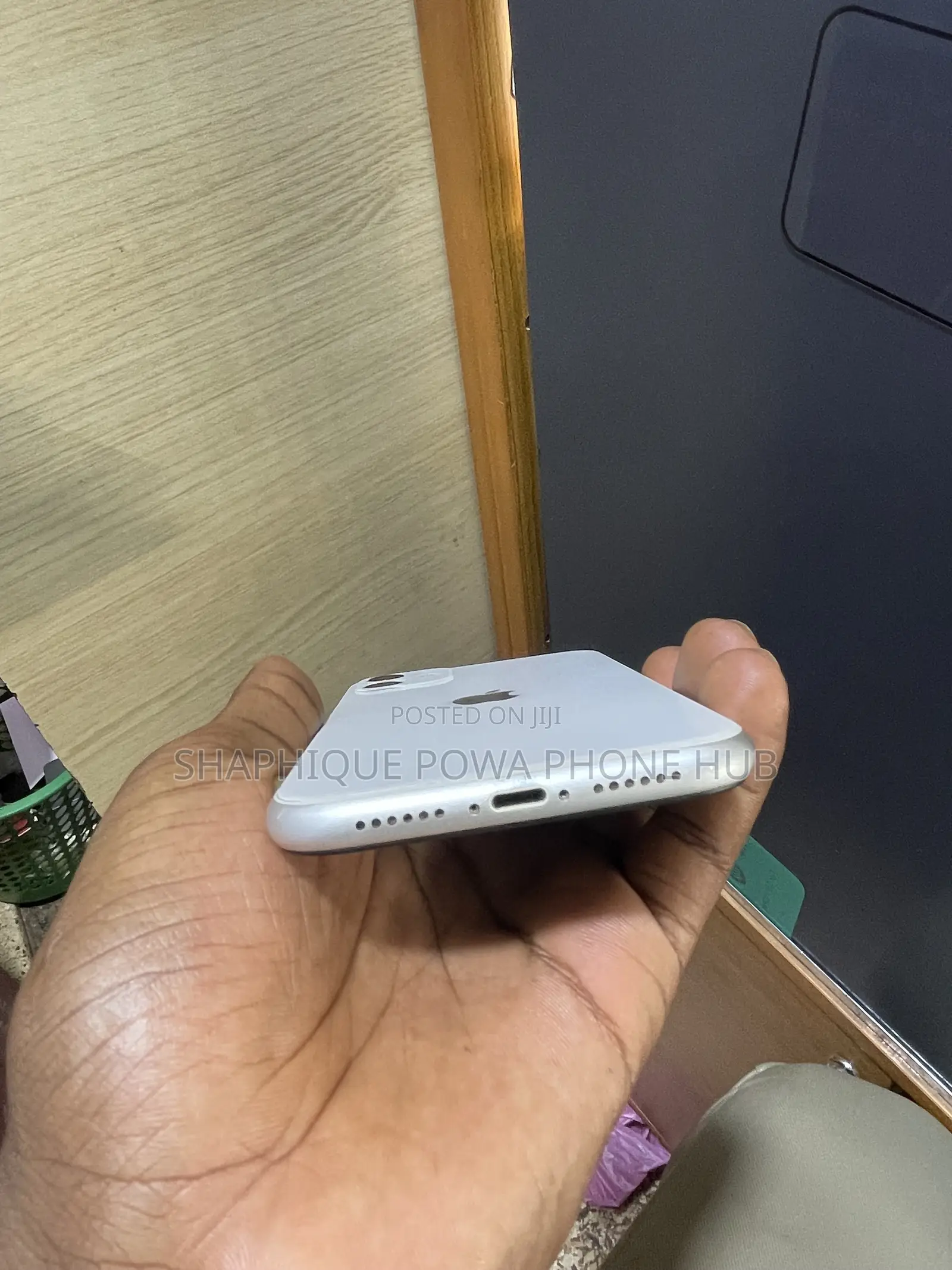 Apple iPhone 11 64 GB White