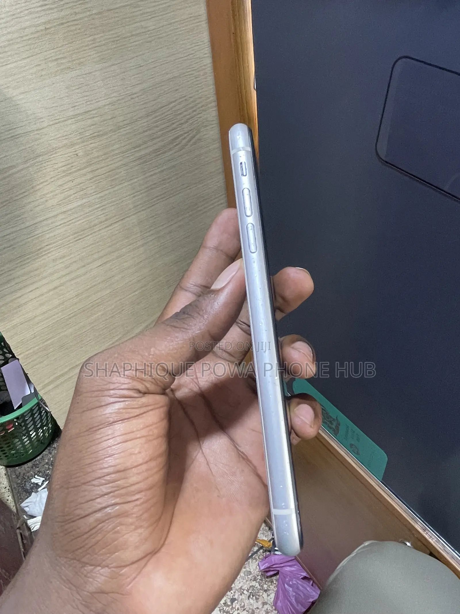 Apple iPhone 11 64 GB White