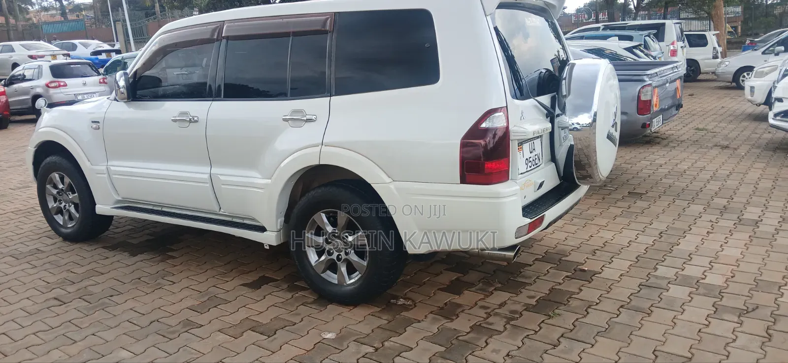 Mitsubishi Pajero 2000 White