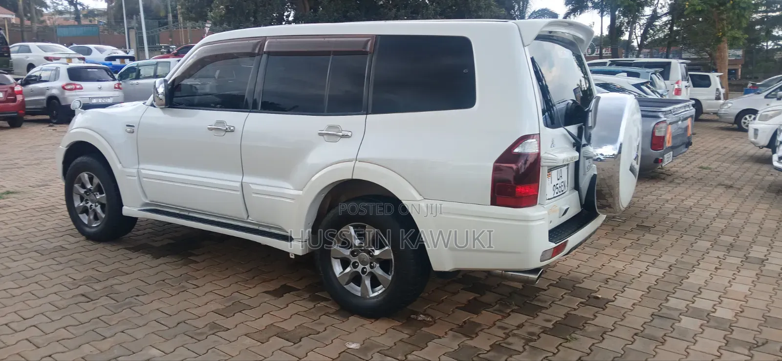 Mitsubishi Pajero 2000 White