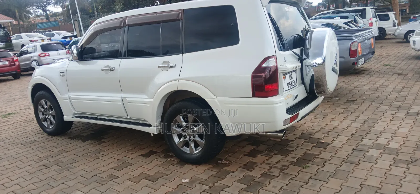 Mitsubishi Pajero 2000 White