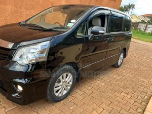 Toyota Noah 2012 Black