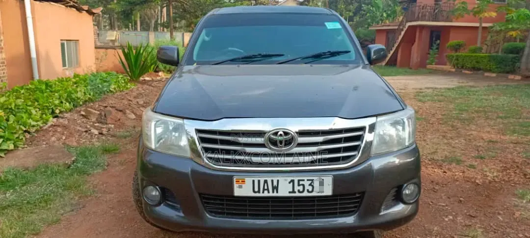 Toyota Hilux 2015 Black