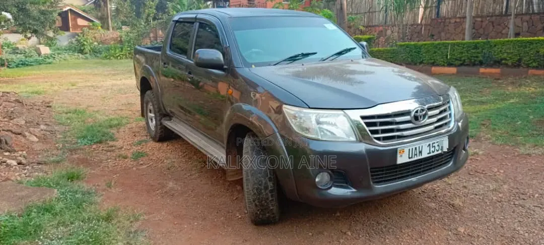 Toyota Hilux 2015 Black