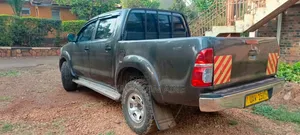Toyota Hilux 2015 Black