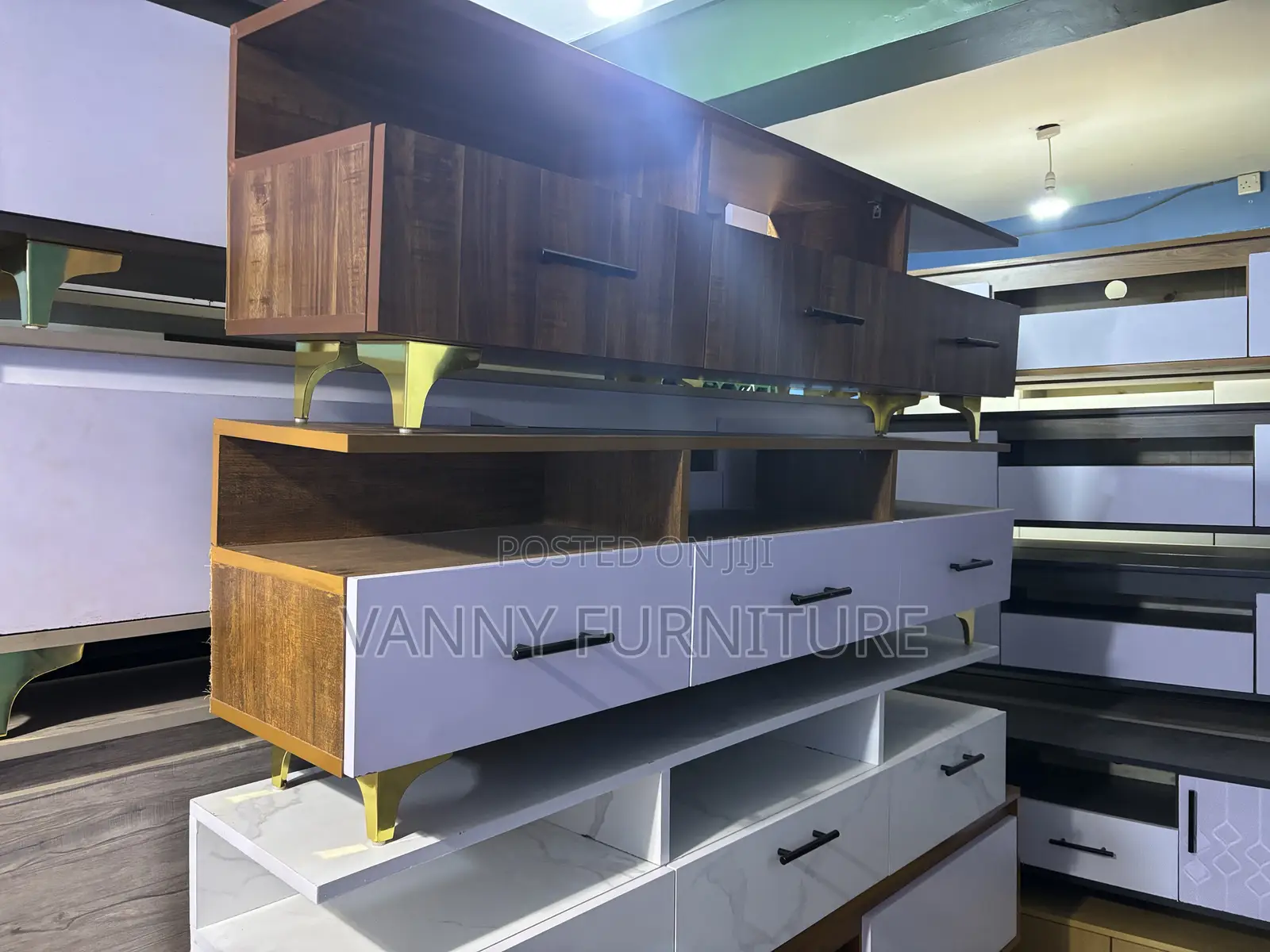 Modern TV Stand With Drawers/Television Stand