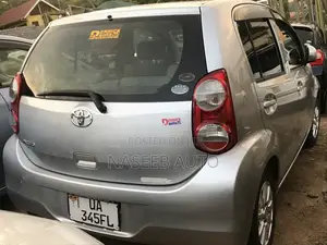 Toyota Passo 2011 Silver