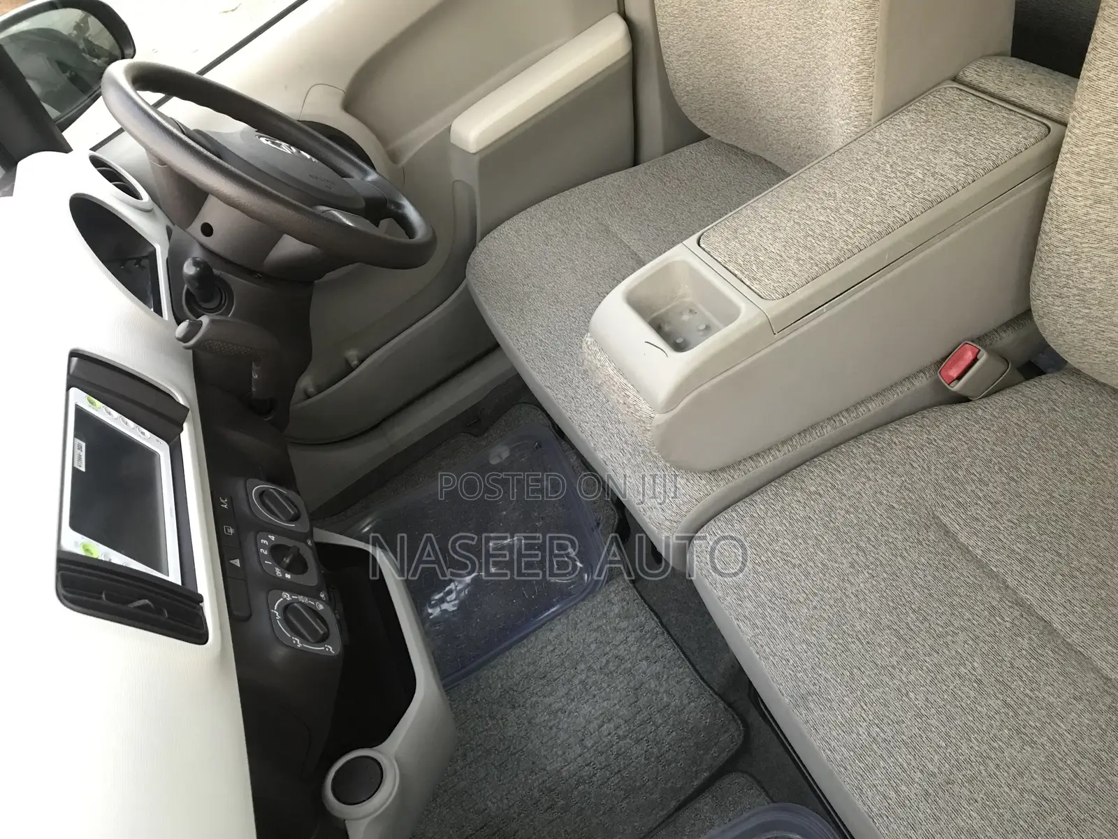 Toyota Passo 2011 Silver