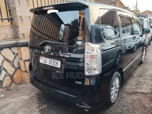 Toyota Voxy 2013 Black