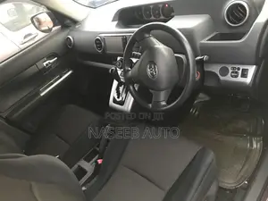 Toyota Rumion 1.5 FWD 2023 Maroon