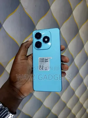Tecno Spark 20 128 GB Blue