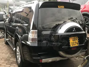 Mitsubishi Pajero 2010 Black