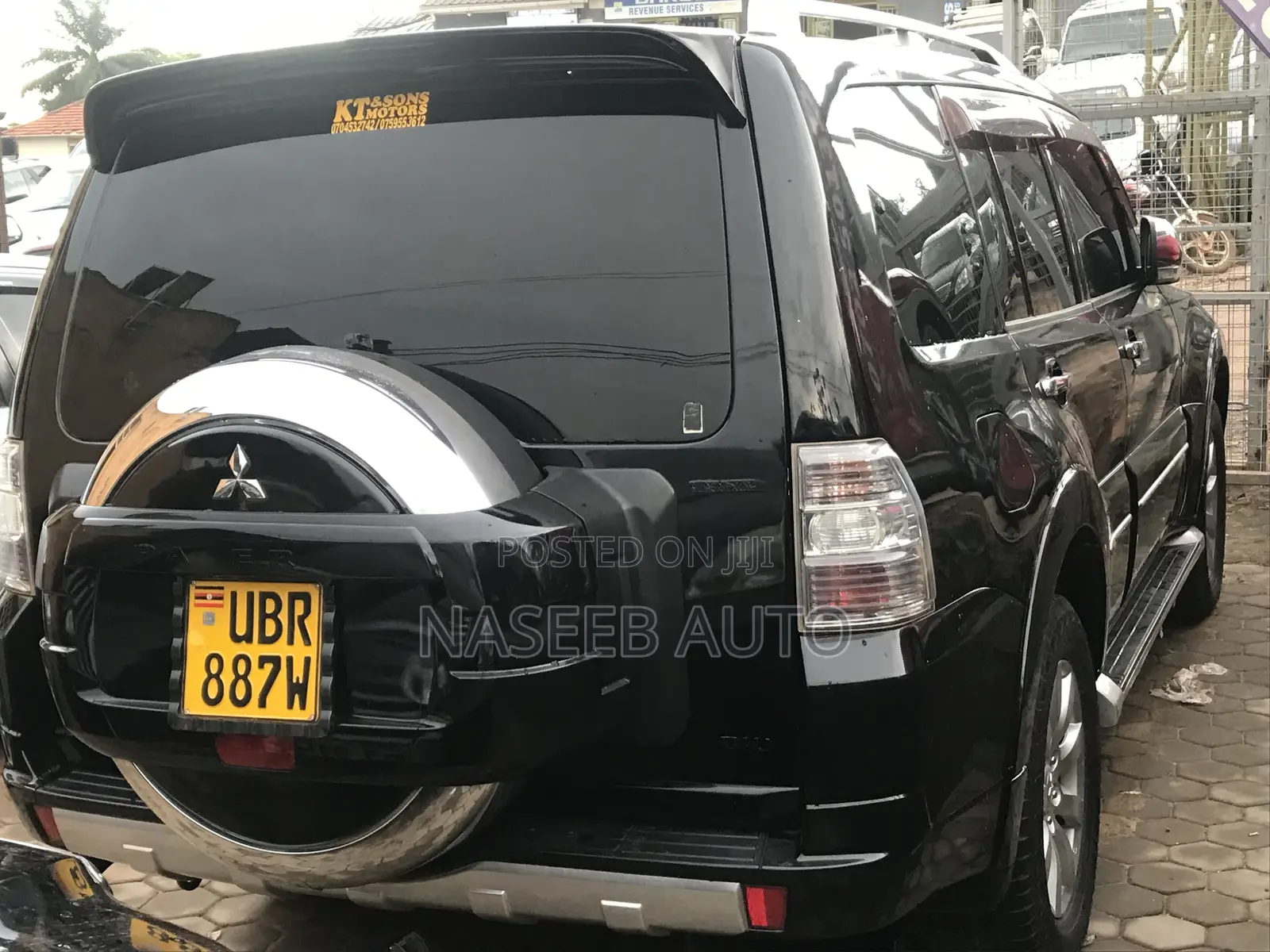 Mitsubishi Pajero 2010 Black