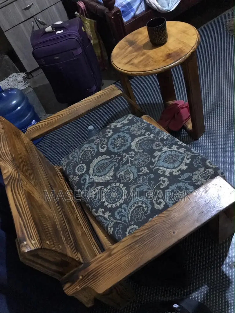 Palette Chair and Table