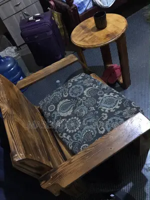 Palette Chair and Table