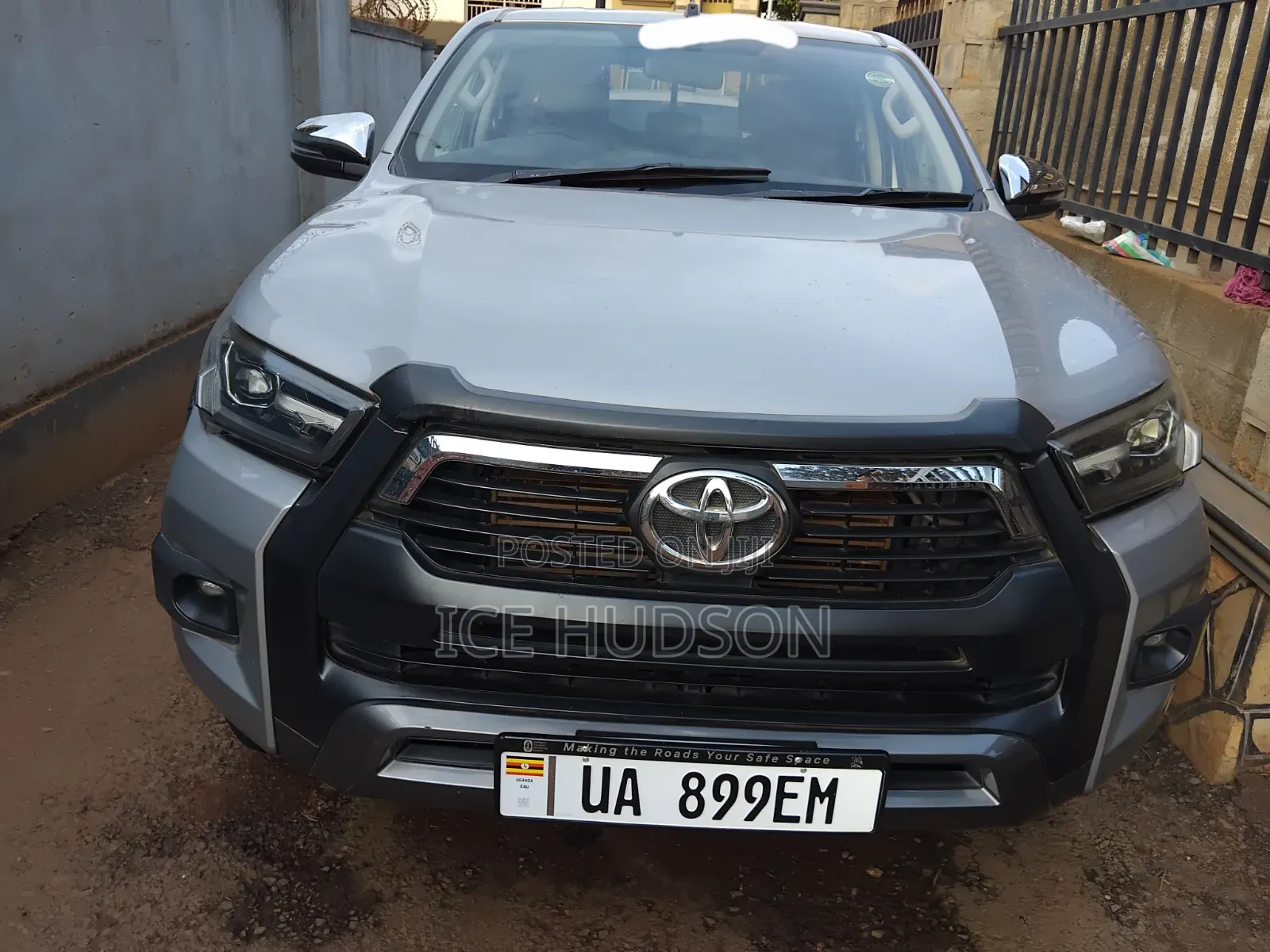 Toyota Hilux 2024 Gray